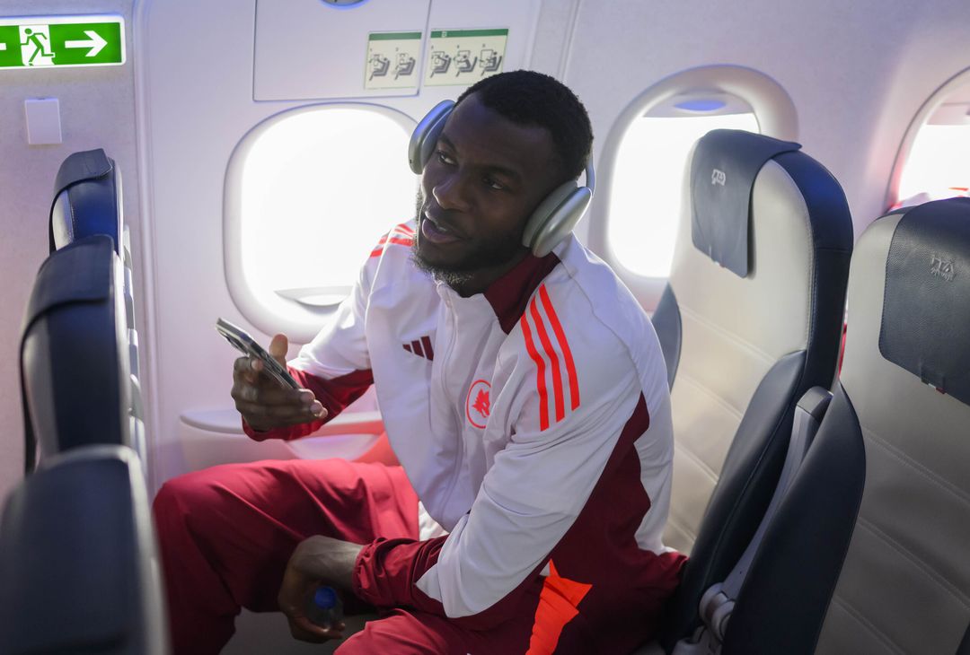 Roma, il viaggio della squadra verso Torino – FOTO GALLERY - immagine 17