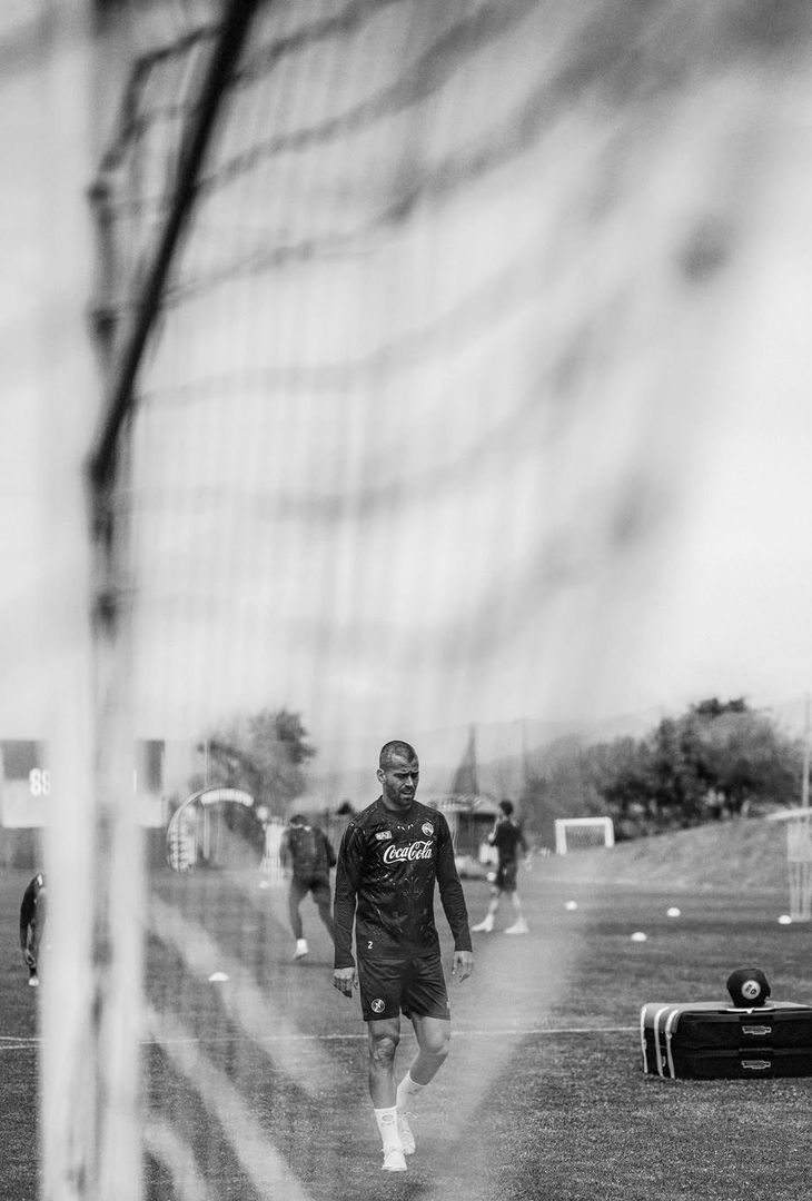 'Rinfrescati e ricomincia'. Il Napoli condivide su Instagram le migliori immagini della seduta d'allenamento svolta quest'oggi.