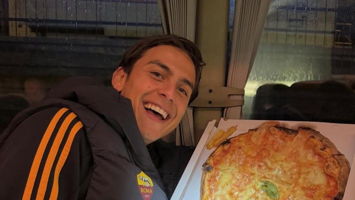 Dybala, dopo il gol arriva lo “sgarro”: foto con pizza alla Mourinho… - immagine 1