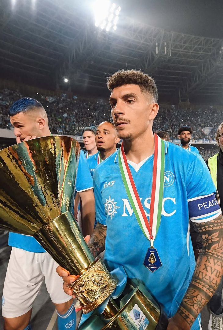 GALLERY Napoli campione d’Italia, la squadra si ‘gode’ la Coppa con i tifosi - immagine 17
