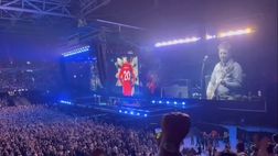 Oasis, tributo da brividi per Diogo Jota! Cantano Live Forever