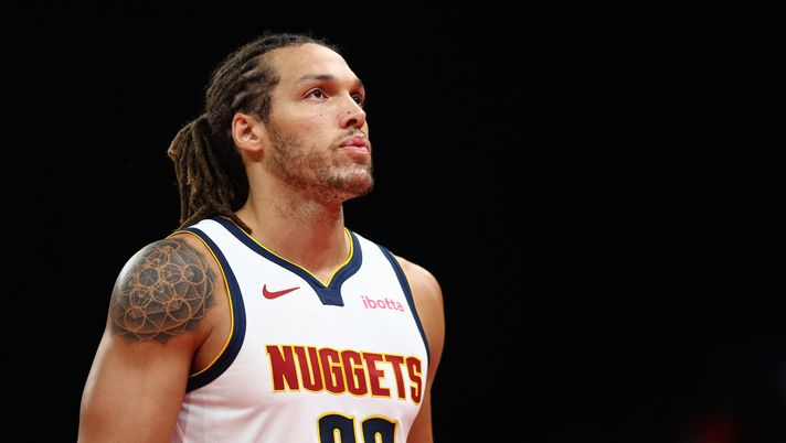 ABU DHABI, UNITED ARAB EMIRATES - OCTOBER 04: Aaron Gordon of Denver Nuggets looks on during the NBA match between Denver Nuggets and Boston Celtics at Etihad Arena on October 04, 2024 in Abu Dhabi, United Arab Emirates. (Photo by Francois Nel/Getty Images) Streaming Nuggets-Rockets NBA | Diretta TV e dove guardare la partita gratis - immagine 1