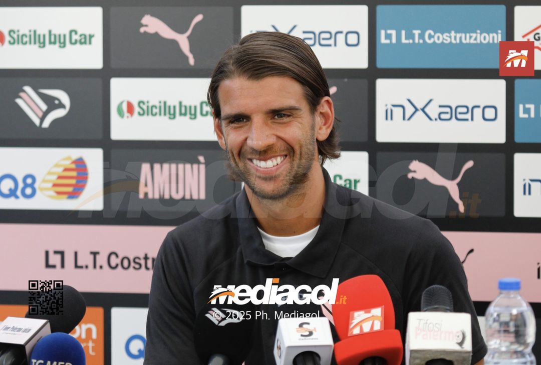 FOTO, Ceccaroni: sorrisi e promesse in conferenza stampa - immagine 5