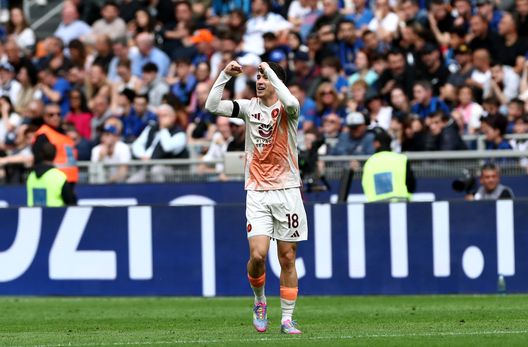 Soulè con la maglia della Roma. (Foto di Marco Luzzani/Getty Images) Ufficiale, Huijsen è un nuovo calciatore del Real Madrid: quanti rimpianti per la Juve- immagine 3
