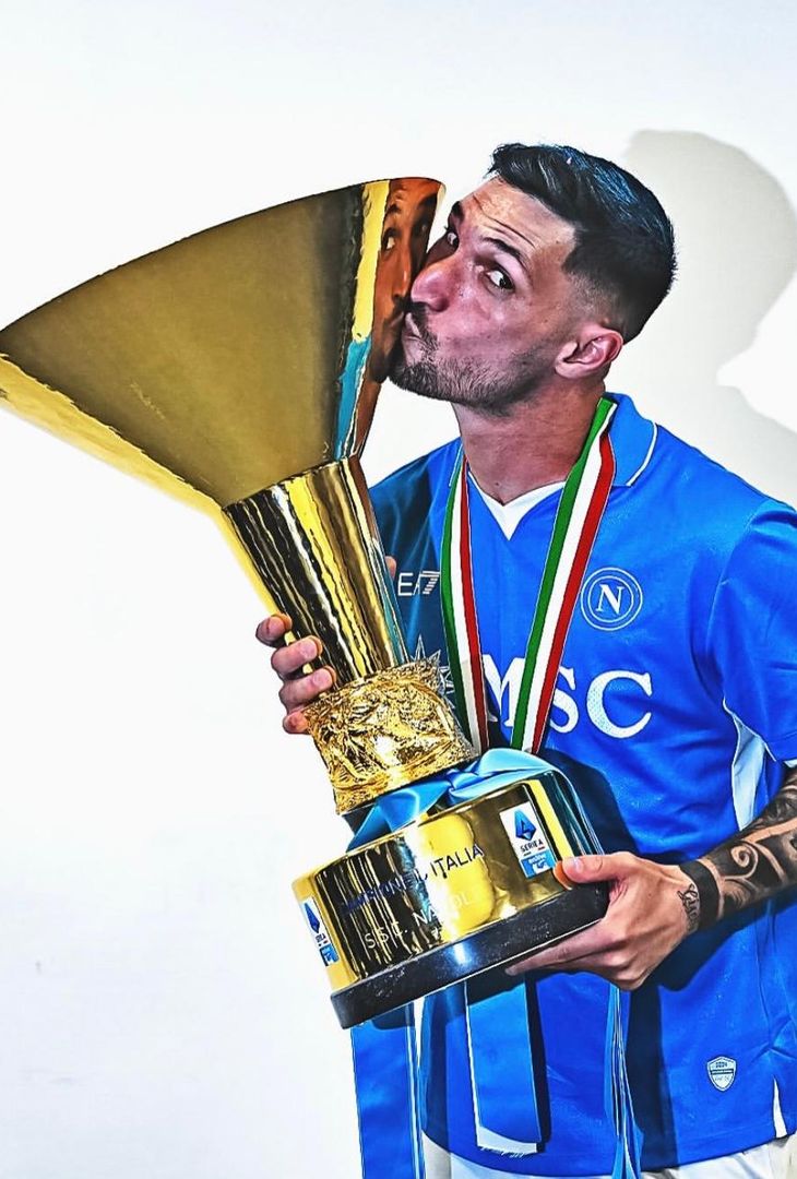 GALLERY Una coppa, mille emozioni: i ritratti dei campioni azzurri col trofeo - immagine 2