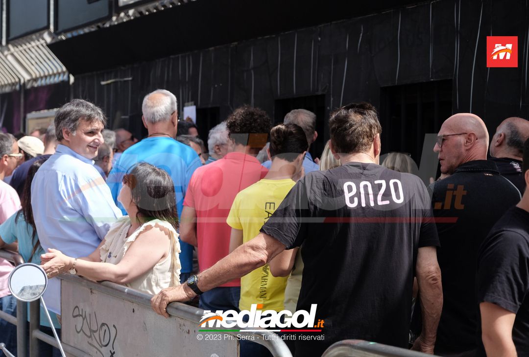 FOTO Palermo, fila al Barbera. Tifosi ritirano la tessera dell’abbonamento (GALLERY) - immagine 14