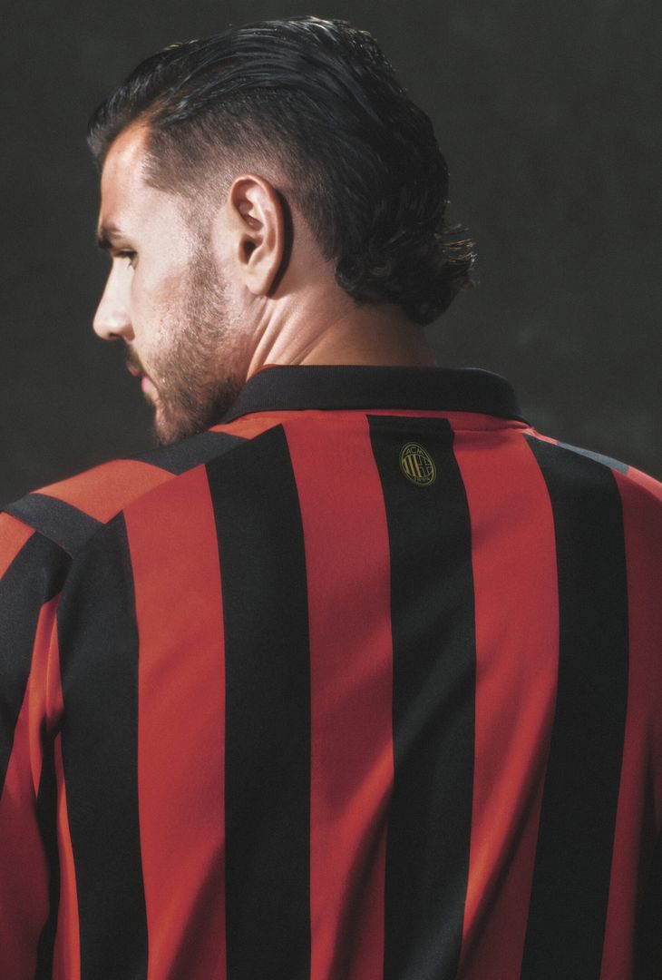 125 anni AC Milan speciale maglia celebrativa