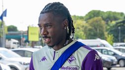 Kean neanche in panchina: ha già lasciato Cagliari ed è volato a Parigi