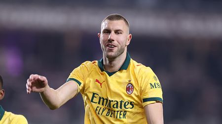 pavlovic-ma-quanto-e-milanista-cori-e-salti-a-torino