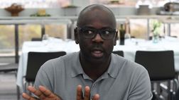 Thuram, papà Lilian sempre in tribuna. E dopo ogni gol con l’Inter c’è un rito da seguire