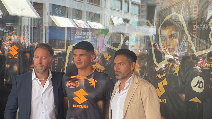 Sondaggio – Vi piace la nuova terza maglia del Torino per la stagione 2023/24? - immagine 1