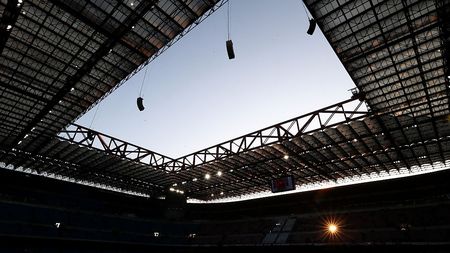 MILAN, ITALY - APRIL 05: A general view of the stadium roof prior to the Serie A match between AC Milan and Fiorentina at Stadio Giuseppe Meazza on April 05, 2025 in Milan, Italy. (Photo by Marco Luzzani/Getty Images) milan-bologna-san-siro-curiosita-statistiche-dati-opta-campionato