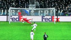 Copenaghen-Napoli 1-1, Larsson sbaglia ma su ribattuta non fallisce VIDEO