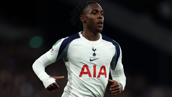 Accostato al Napoli, Mathys Tel ai ferri corti con il Tottenham: la situazione - immagine 1