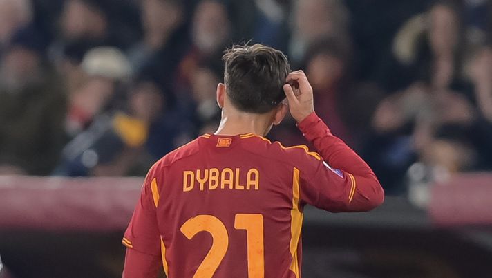 La Roma in 9 frena con la Fiorentina (1-1). Mou ancora quarto, ansia per Dybala - immagine 1