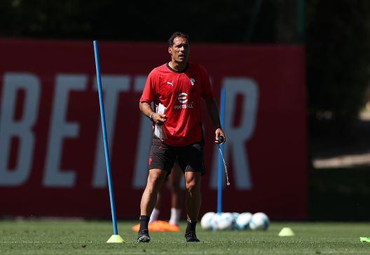 CAIRATE, ITALY - JULY 08: Assistant coach AC Milan Bernardo Corradi (Photo by Claudio Villa/AC Milan via Getty Images) Milanello, lo staff di Allegri al lavoro: tutte le foto- immagine 2