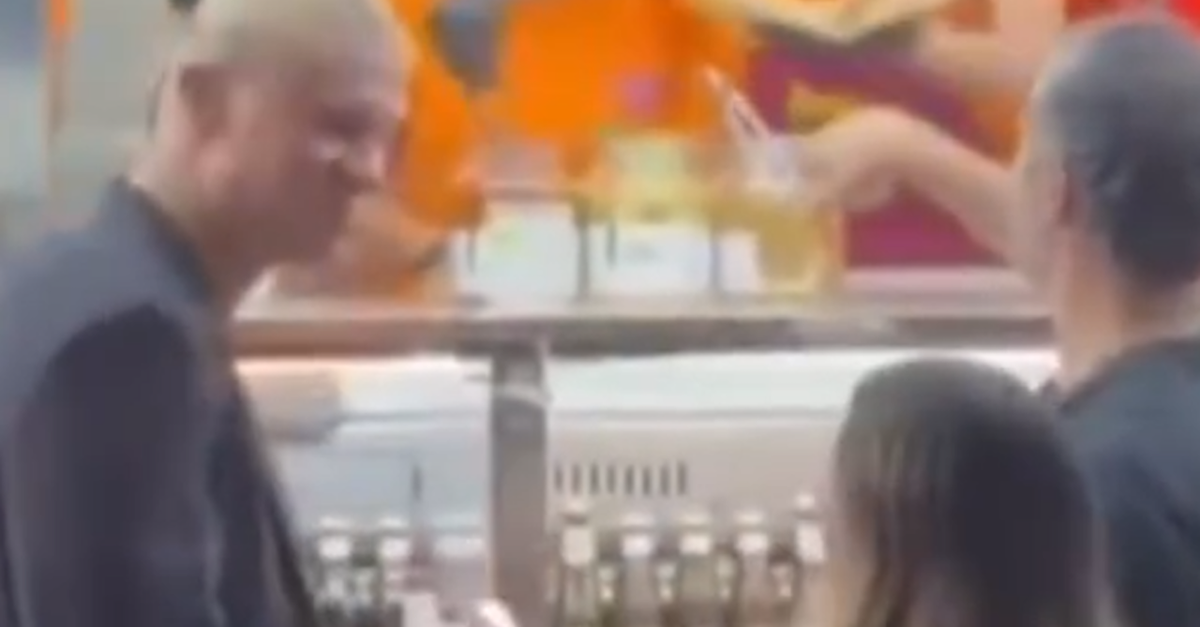 haaland in vacanza a roma beccato in piena notte dal paninaro video
