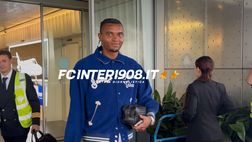 VIDEO FCIN1908 / Inter, Akanji è atterrato a Milano: grandi sorrisi, ora l’idoneità