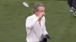 VIDEO / Mancini nervoso: i tifosi dell’Arabia lo attaccano e lui replica male