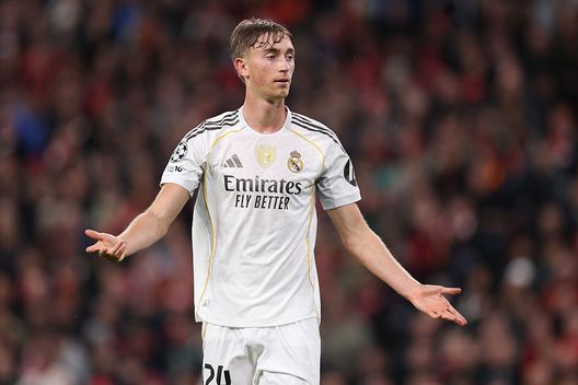 Dean Huijsen durante partita della fase a gironi della UEFA Champions League 2025/26, MD4, tra Liverpool FC e Real Madrid C.F. ad Anfield, il 4 novembre 2025 a Liverpool, Inghilterra. (Foto di Michael Regan/Getty Images) Real Madrid, la vita tranquilla di Huijsen: “Sono sereno: non seguo i media, mi alleno e vado a casa”- immagine 2