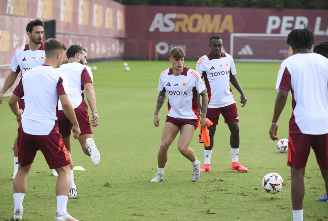 Roma, l’allenamento di oggi in vista dell’Athletic Bilbao – FOTO GALLERY - immagine 32