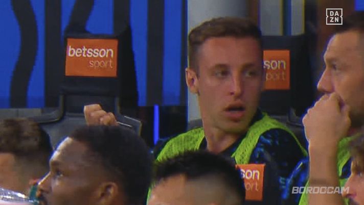 Inter-Roma, Frattesi sul 5-2: “Sembrava gol!”. Il siparietto con De Vrij è tutto da ridere Inter-Roma, Frattesi sul 5-2: “Sembrava gol!”. Il siparietto con De Vrij è tutto da ridere - immagine 1