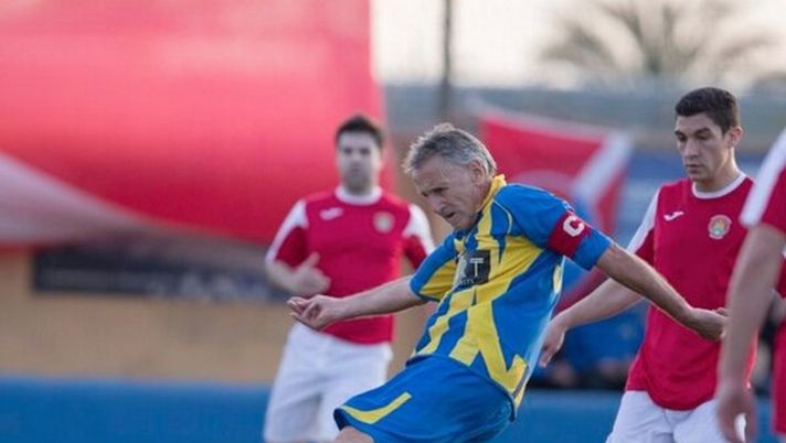 Uruguay, ha 62 anni e gioca ancora: “Sono una persona scelta da Dio” - immagine 1