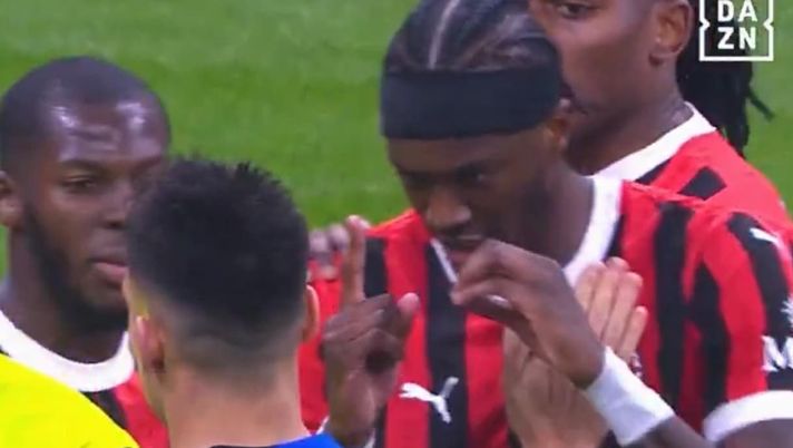 Milan-Inter, incredibile autogol di Abraham: sfotte Lautaro e gli fa 1-0. La reazione del Toro - immagine 1