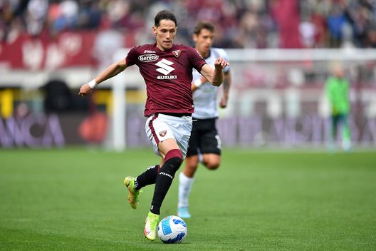 TURIN, ITALY - APRIL 23: Sasa Lukicof Torino FC in action during the Serie A match between Torino FC and Spezia Calcio at Stadio Olimpico di Torino on April 23, 2022 in Turin, Italy. (Photo by Valerio Pennicino/Getty Images) ToroPreview, verso Atalanta-Torino: “Confermare Seck dal 1′ anche a Bergamo?”- immagine 2