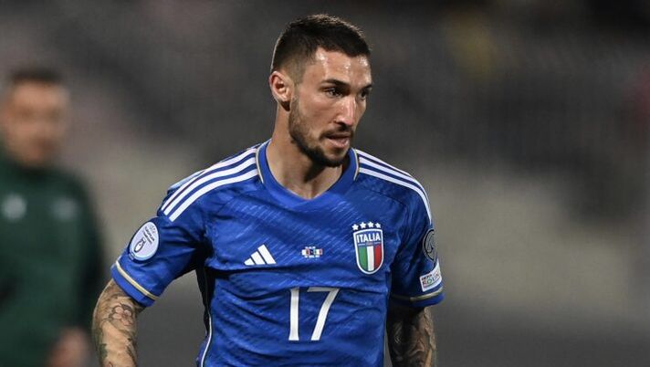 MALTA, MALTA - MARCH 26: Matteo Politano of Italy in action during the UEFA EURO 2024 qualifying round group C match between Malta and Italy at the National Stadium on March 26, 2023 in Ta' Qali, Malta. (Photo by Claudio Villa/Getty Images ) Da Pio Esposito a Politano e Frattesi: la probabile formazione dell’Italia contro la Norvegia - immagine 1