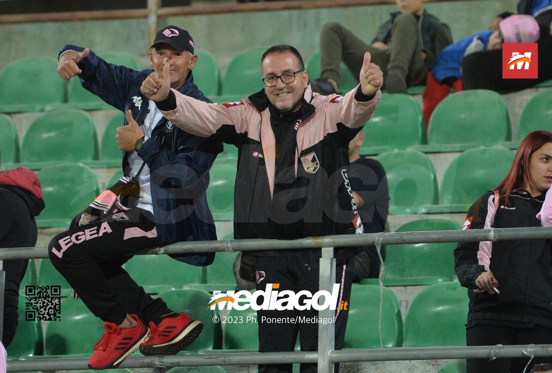 FOTOTIFO Palermo-Brescia 1-0, gli scatti ai tifosi al “Renzo Barbera” (GALLERY) - immagine 17