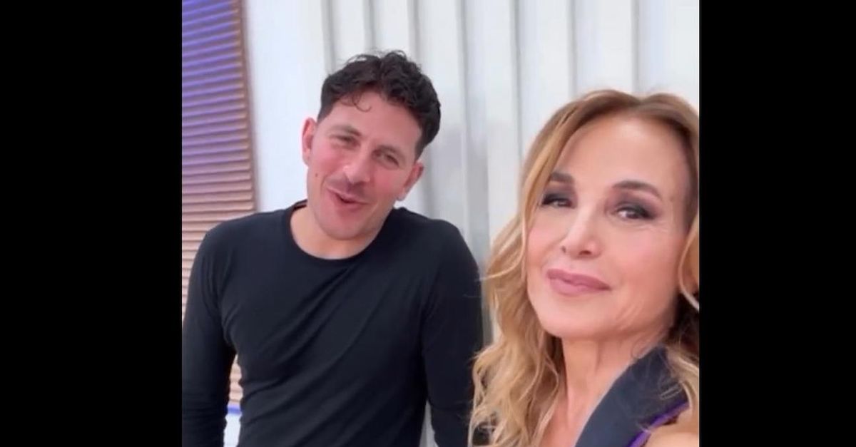 VIDEO / Ballando, Barbara D’Urso in sala prove col tutore: “Non mollo, voglio ballare”