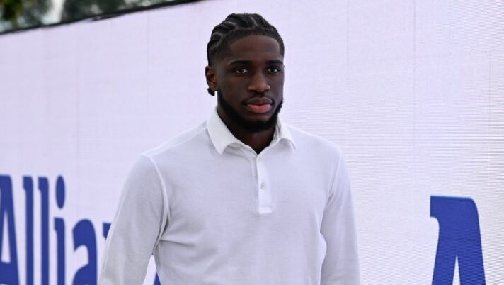 Iling Junior pronto a tornare in Serie A: visite mediche col Bologna, i dettagli dell’arrivo - immagine 1