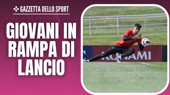 Lorenzo Torriani (portiere AC Milan), qui durante un allenamento | News (Getty Images) Lorenzo Torriani AC Milan News allenamento