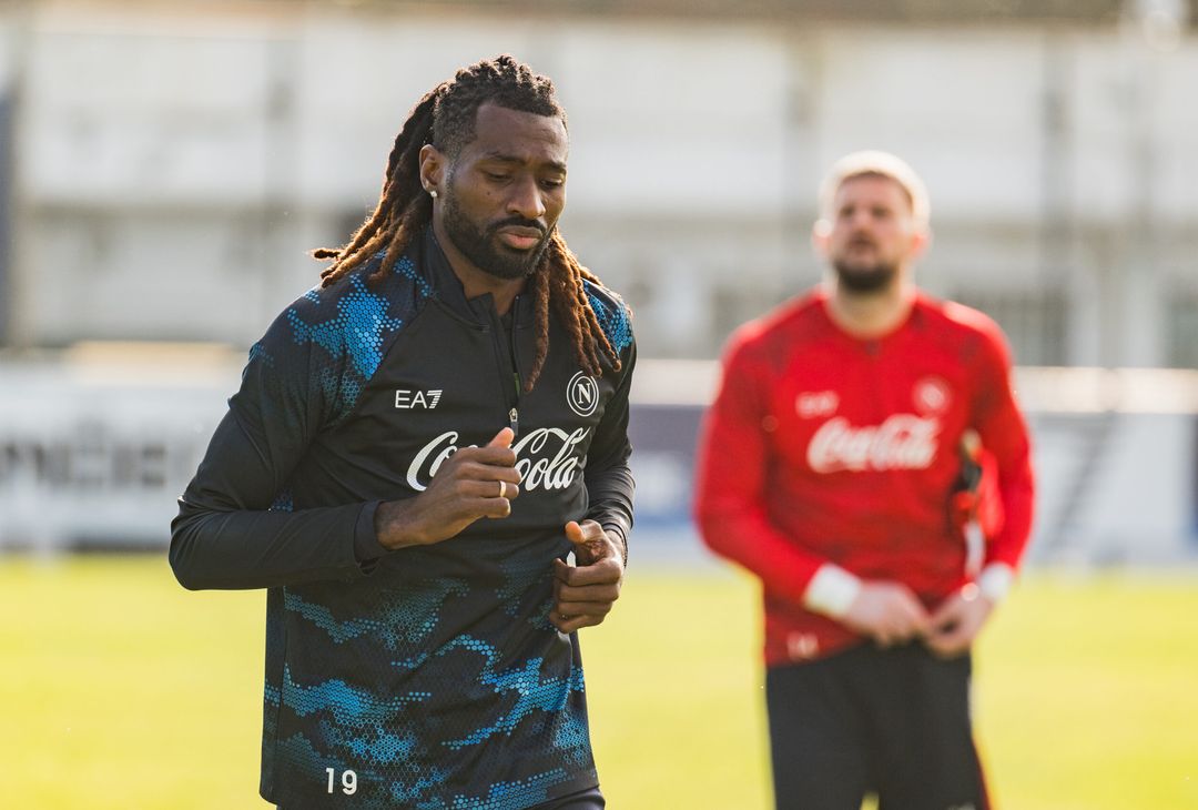 Allenamento a Castel Volturno agli ordini di Conte