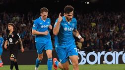 “Per sempre il nostro 77!”: il Napoli celebra sui social i 25 anni di Kvara – GALLERY