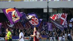 Scontri tra ultras e forze dell’ordine fuori dall’Arechi. Dieci agenti feriti