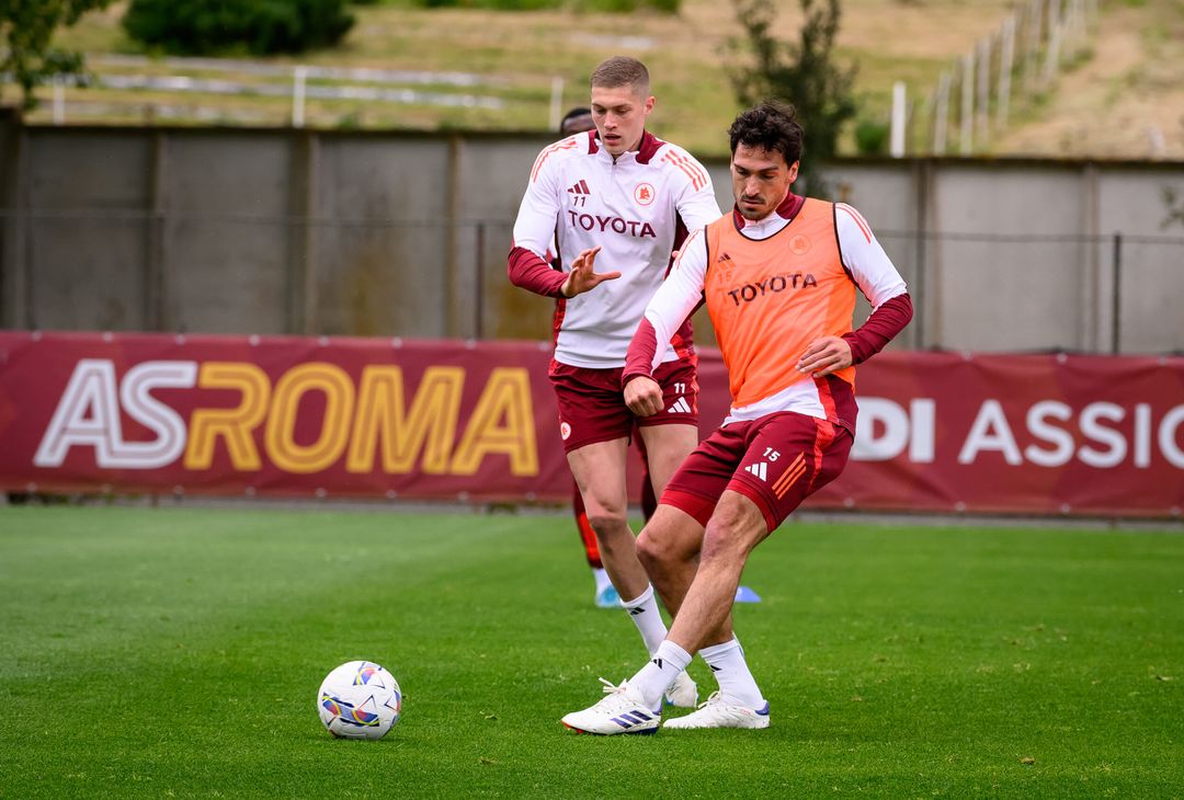 Trigoria, l’allenamento a tre giorni da Inter-Roma – FOTO GALLERY - immagine 61