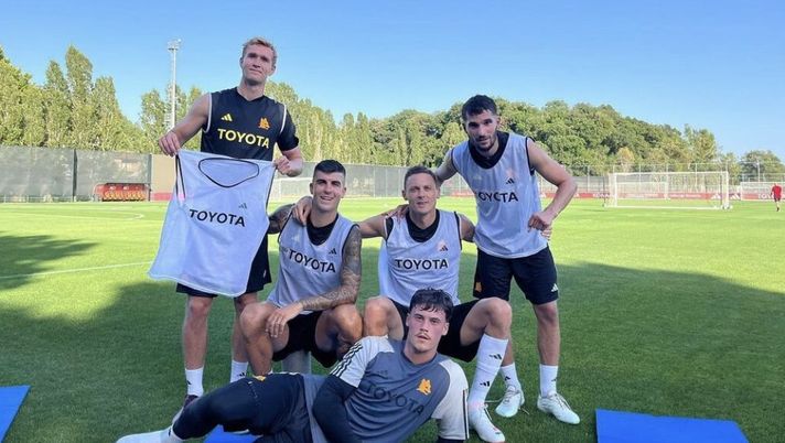 Roma, Matic vince la partitella e festeggia con Aouar: “Benvenuto in famiglia” - immagine 1