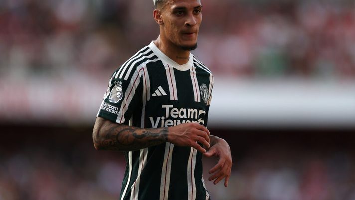 Il Manchester United reintegra Antony: potrà allenarsi e giocare - immagine 1