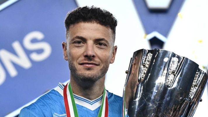 Dirigenti del Napoli al lavoro al fine di allungare la permanenza di Amir Rrahmani all'ombra del Vesuvio: le parole di Schira. rrahmani napoli