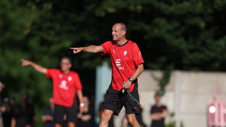 CAIRATE, ITALY - JULY 07: Head coach AC Milan Massimiliano Allegri reacts during AC Milan training session at Milanello on July 07, 2025 in Cairate, Italy. (Photo by Claudio Villa/AC Milan via Getty Images) Milan Allegri