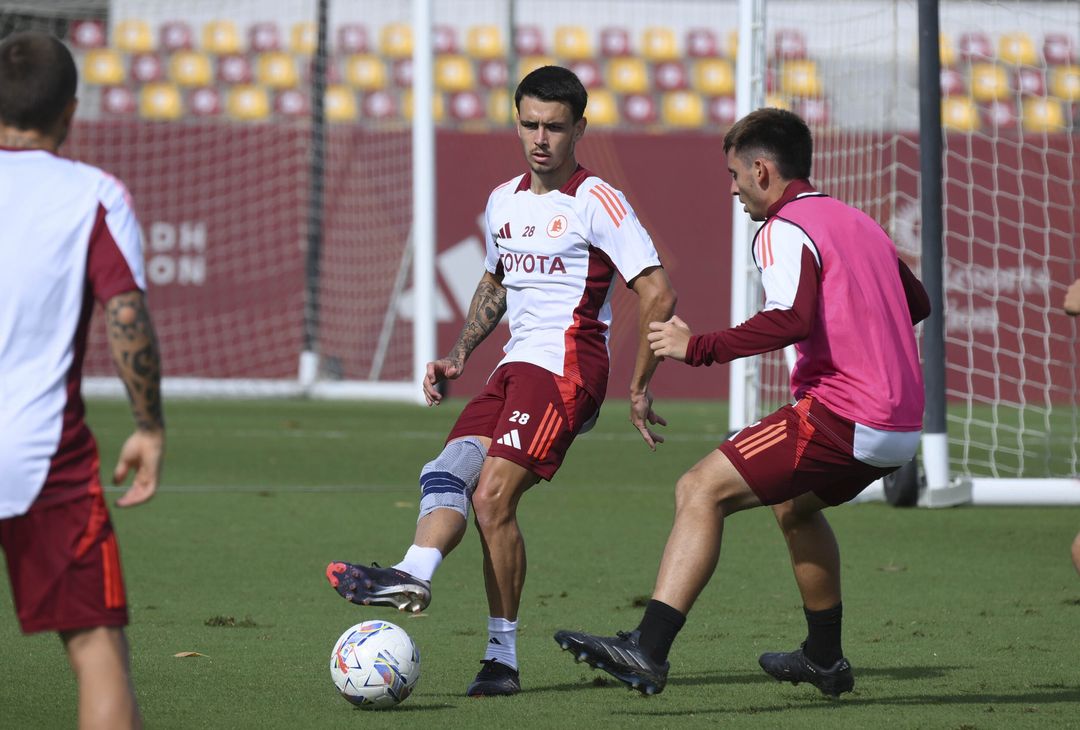 Roma, l’allenamento del venerdì: c’è Pellegrini, out Dybala – FOTOGALLERY - immagine 2