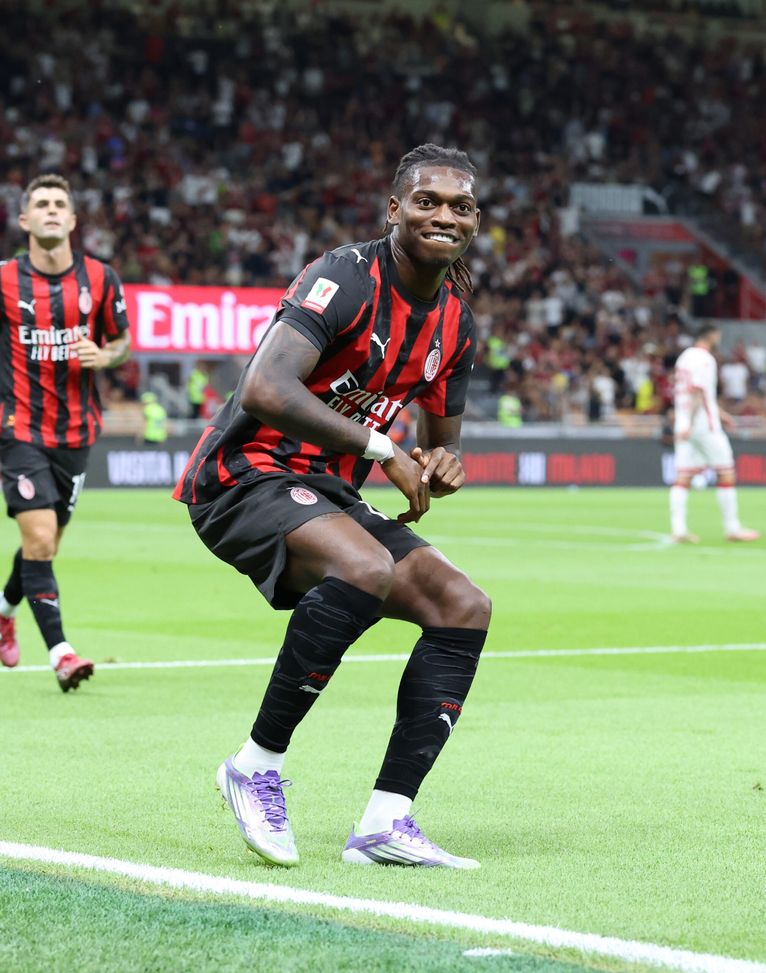 leao-rete-gol-storico-milan-bari-coppa-italia-san-siro-ibrahimovic