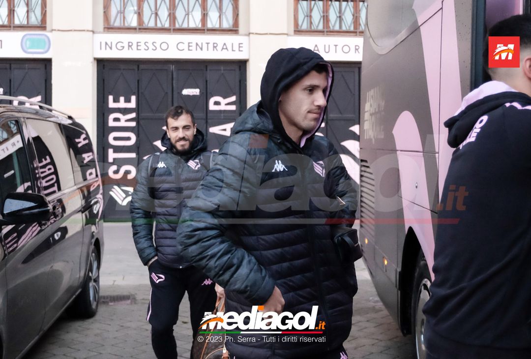 FOTO Pisa-Palermo, i rosanero in partenza dallo stadio “Renzo Barbera” (GALLERY) - immagine 13