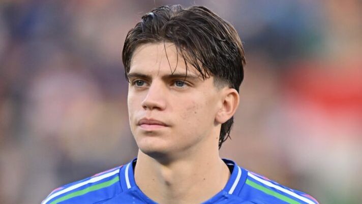CESENA, ITALY - OCTOBER 10: Marco Palestra of Italy U21 during the UEFA Under21 EURO Qualifier betweenItaly U21 v Sweden U21 and ad hoc Arena im Ernst-Abbe-Sportfeld on October 10, 2025 in Cesena, Italy. (Photo by Alessandro Sabattini/Getty Images) “Pronto per una big”. Cosa c’è dietro alle parole di Palestra e chi lo vuole: il confronto con l’Atalanta… - immagine 1