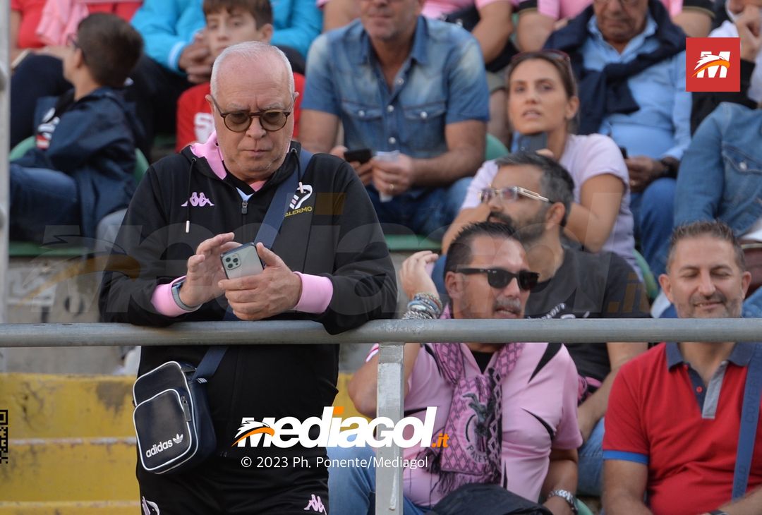 FOTOTIFO Palermo-Lecco, gli scatti ai tifosi al “Renzo Barbera” (GALLERY) - immagine 27
