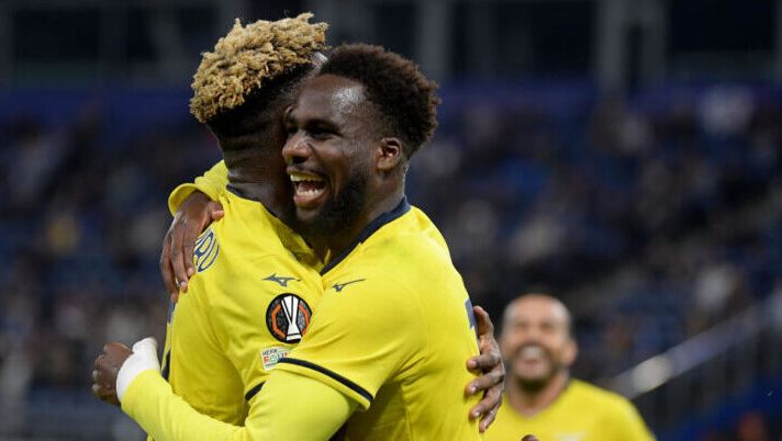 HAMBURG, GERMANY - SEPTEMBER 25: Boulaye Dia of SS Lazio celebrates a third goal with his team mates during the UEFA Europa League 2024/25 League Phase MD1 match between FC Dynamo Kyiv and S.S. Lazio at Volksparkstadion on September 25, 2024 in Hamburg, Germany. (Photo by Marco Rosi - SS Lazio/Getty Images) La preview della 11a giornata al fantacalcio: chi schierare e chi no, partita per partita - immagine 1