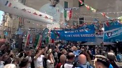 VIDEO A Napoli la partita è gia iniziata! Ecco il clima che si respirà in città