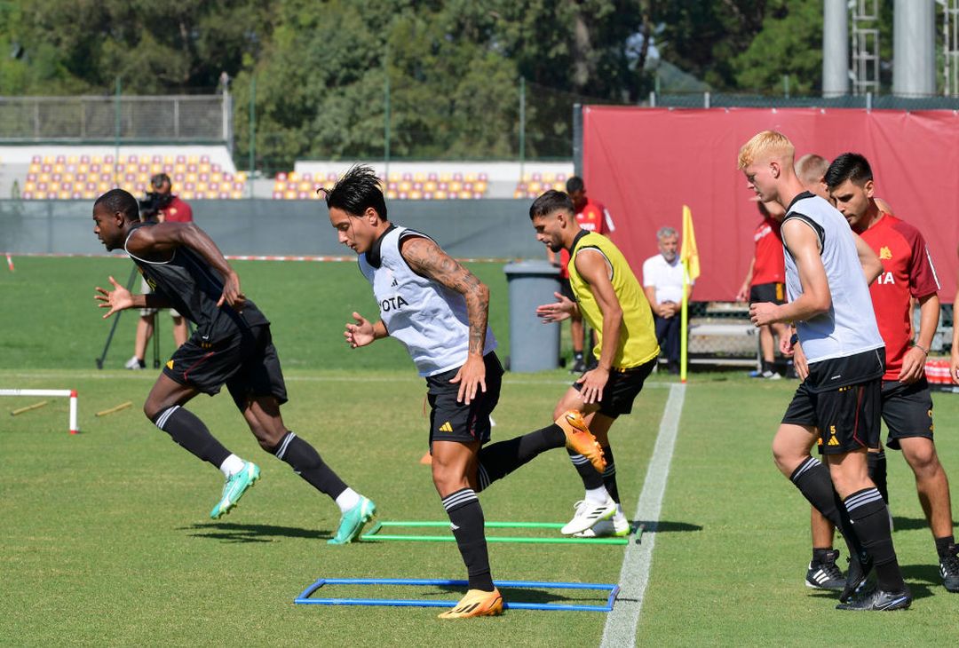 Roma, allenamento di Ferragosto a Trigoria. C’è Dybala – FOTO GALLERY - immagine 13